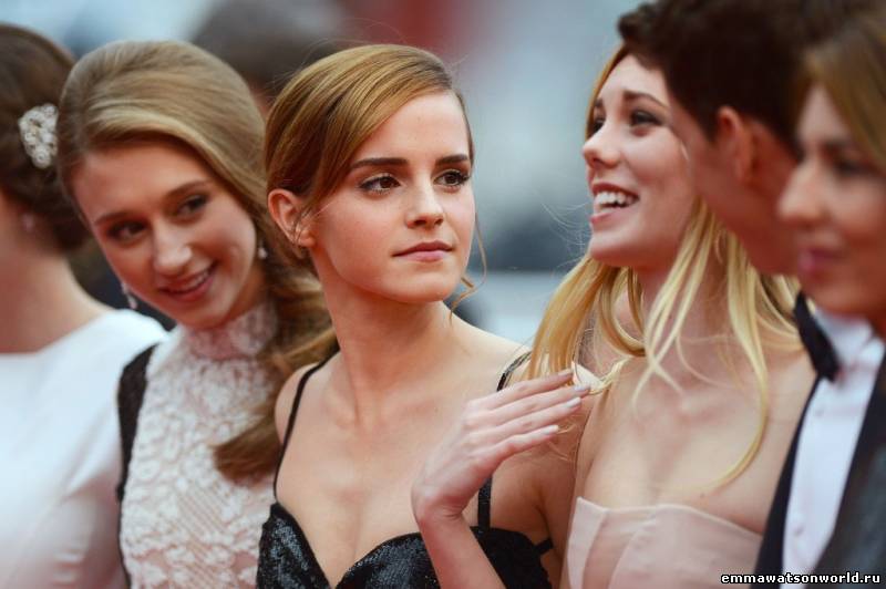 Очаровательная Emma Watson на премьере "Элитного общества" в Каннах! Chanel...